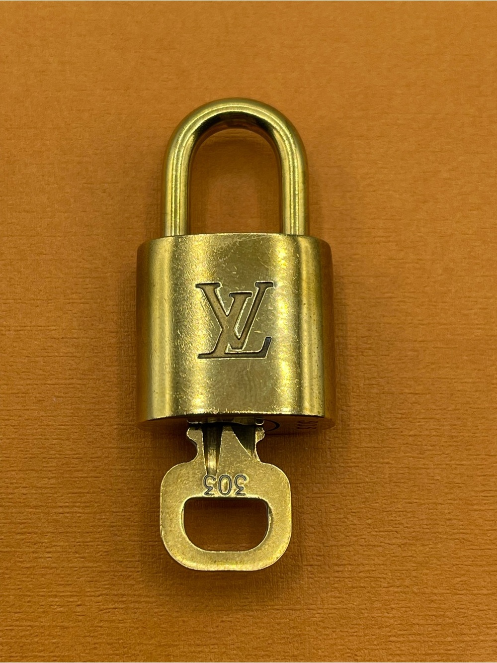 Louis Vuitton Lock and one Key #303 Gold Tone Cadena for Speedy Alma Bag LV🔐